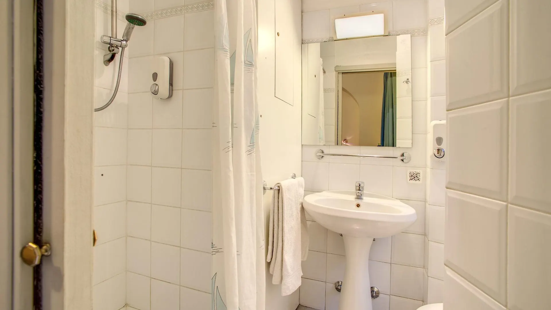 **  Hotel Primavera Italy